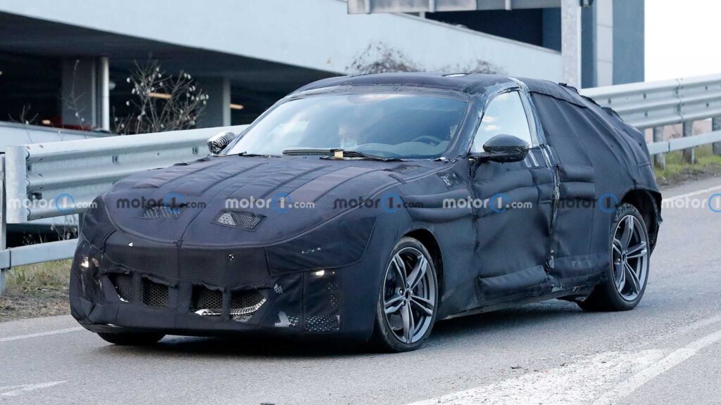 Ferrari Purosangue : photos et vidéo espion du prochain “rouge” Ferrari Purosangue : photos et vidéo espion du prochain "rouge"