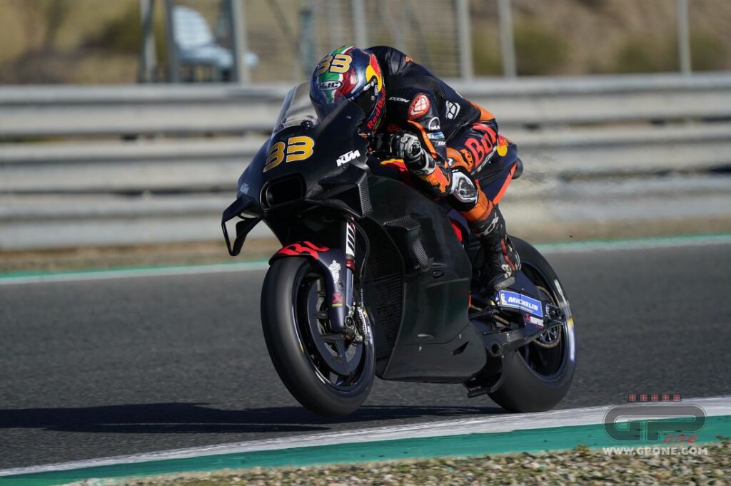 MotoGP, KTM : “dès les premiers GP on s’est rendu compte que le développement de la moto ne suffisait pas” Ritratto di GPone