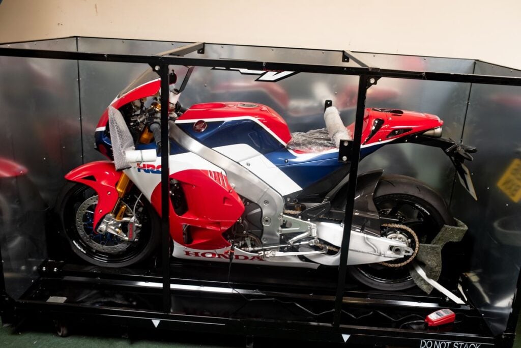 Enchère record : 182 500 £ pour une Honda RC213V-S Ritratto di Marco Caregnato