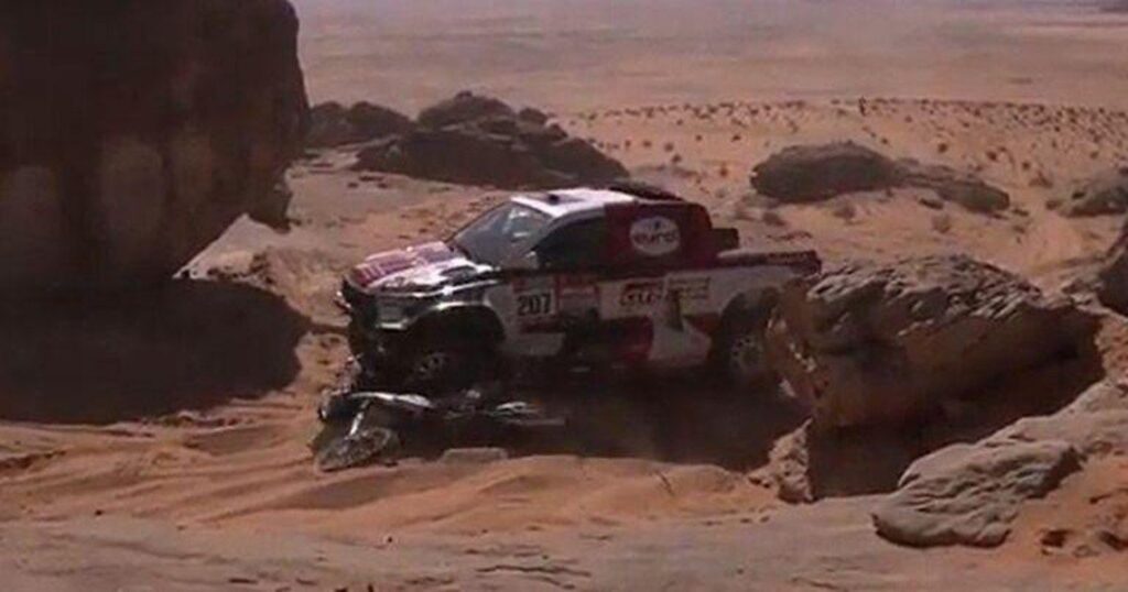 Dakar 2022 : De Villiers investit moto et pilote et n’arrête pas -VIDEO Dakar 2022 : De Villiers investit moto et pilote et n'arrête pas -VIDEO