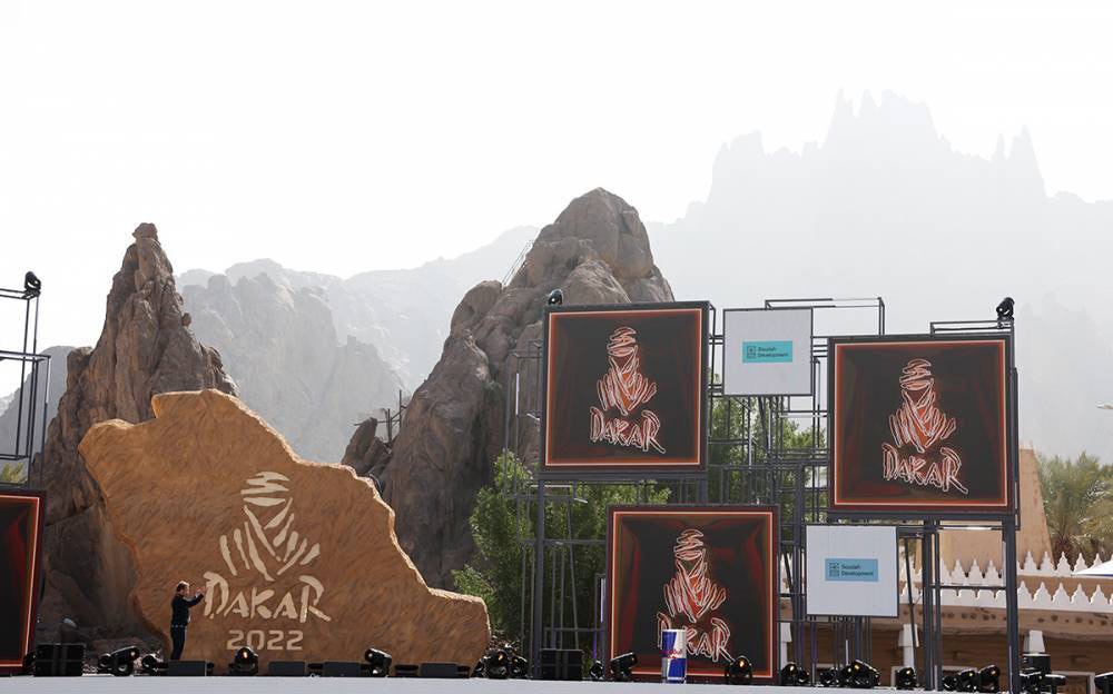 Le ministre français des Affaires étrangères : “On avait pensé à arrêter le Dakar” Ritratto di GPone