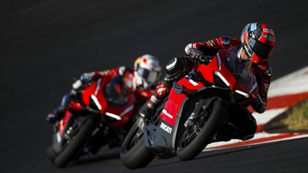 SBK, Petrucci à Portimao avec la Ducati Panigale V4 : direction MotoAmerica Ritratto di Marco Caregnato