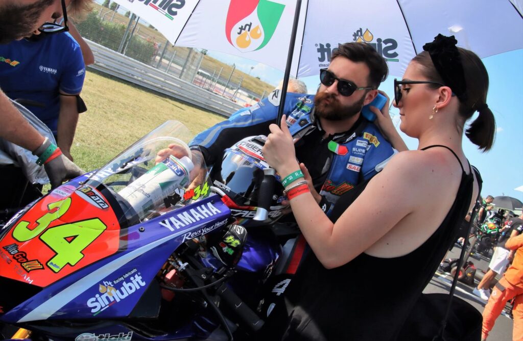 Penta et Suzuki jouent en attaque avec Kevin Manfredi dans le CIV SBK 2022 Ritratto di Andrea Periccioli