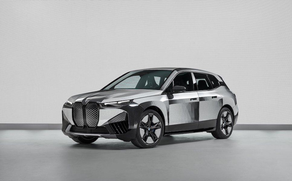 BMW, comment fonctionne la carrosserie qui change de couleur Ritratto di GPone