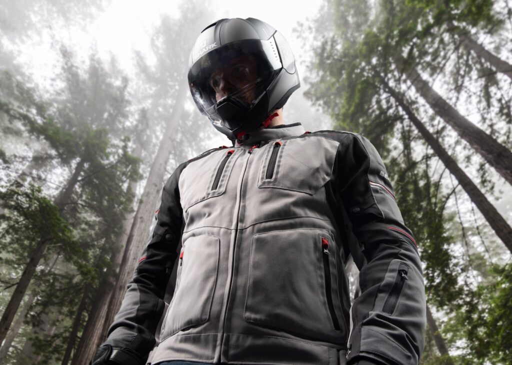 Bering Portland : le premier blouson moto “vert” Ritratto di GPone