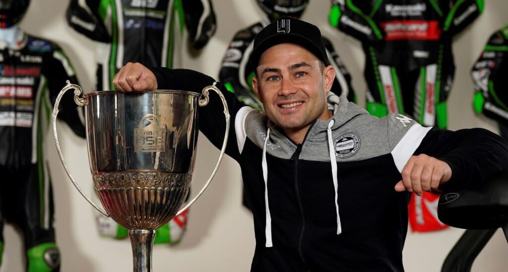 SBK et Leon Haslam reviennent en British Superbike avec la Kawasaki de Lee Hardy Ritratto di Andrea Periccioli
