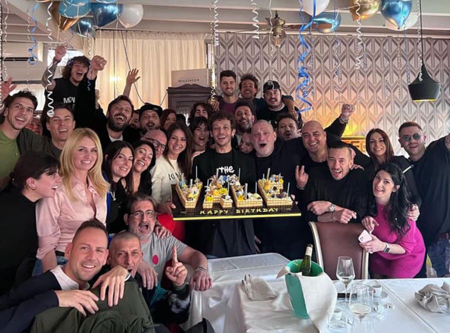 MotoGP, Valentino Rossi fête ses 43 ans, l’avenir dans la voiture et la paternité Ritratto di GPone