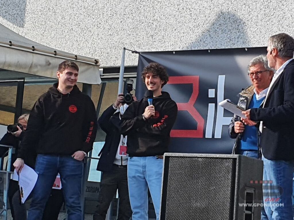 MotoGP, Bagnaia : “Tout le monde copie Ducati, mais personne n’a son charme” Ritratto di Matteo Aglio