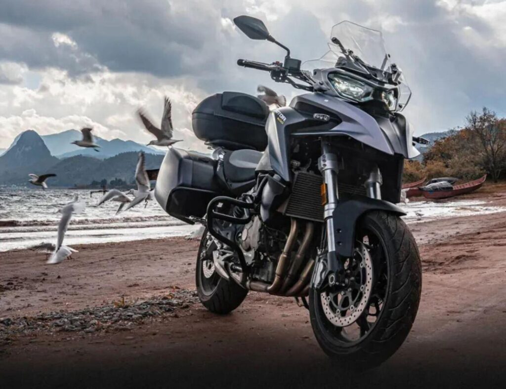 QJMotor SRT 600 : voici combien coûte le cousin du TRK 800 en Chine Ritratto di GPone