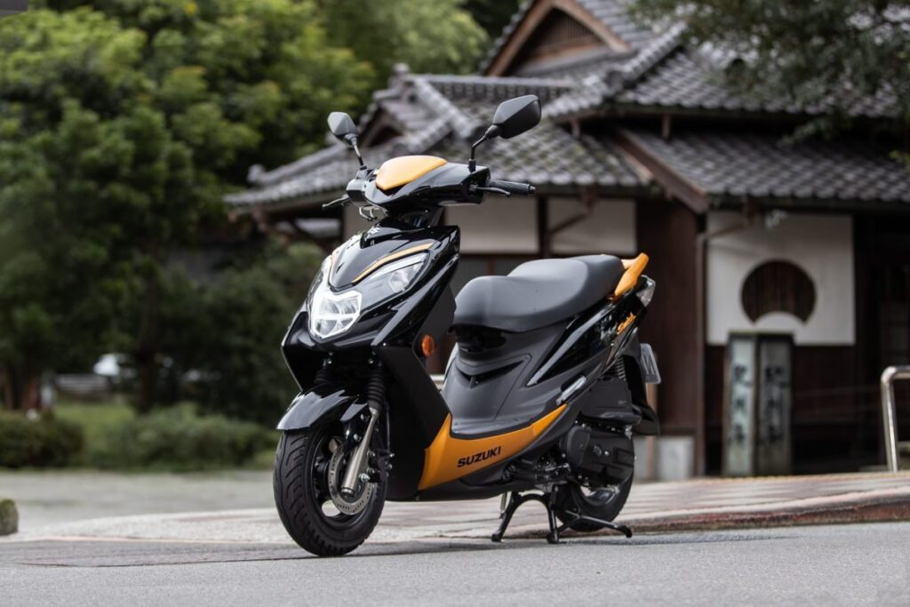 Suzuki Swish 125 : le scooter qui se prend pour un Hayabusa Ritratto di Fabio Caliendo