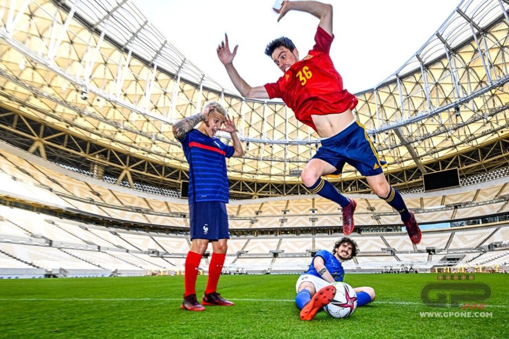 MotoGP, PHOTO – De la piste au stade : Bagnaia, Quartararo et Mir en équipe nationale Ritratto di GPone