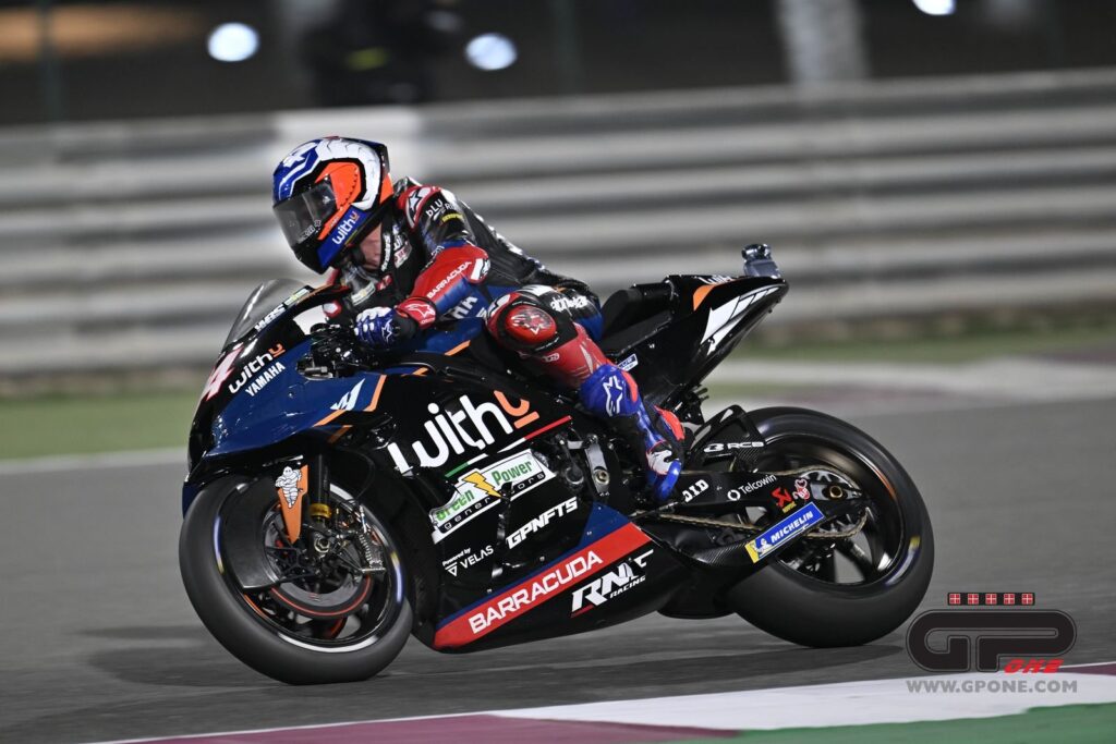 MotoGP, Dovizioso : “Papa Valentino Rossi ? Ça fait plus d’effet que sa retraite !” Ritratto di Paolo Scalera