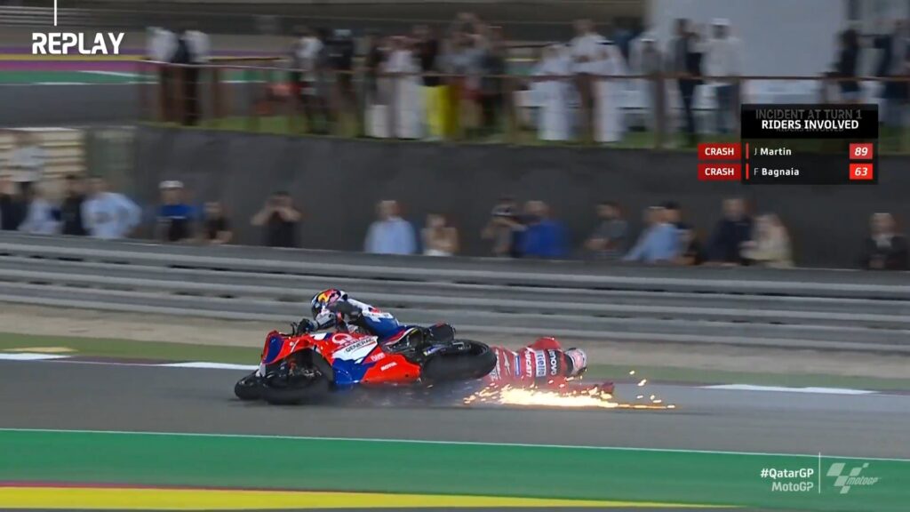 MotoGP, GALERIE – Catastrophe Ducati : accident au Qatar, Bagnaia accable Martin Ritratto di Andrea Rossi