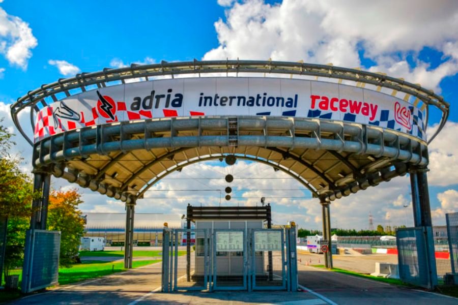 Pas d’espoir : l’Autodrome d’Adria ferme, la marchandise aux enchères ! Ritratto di GPone