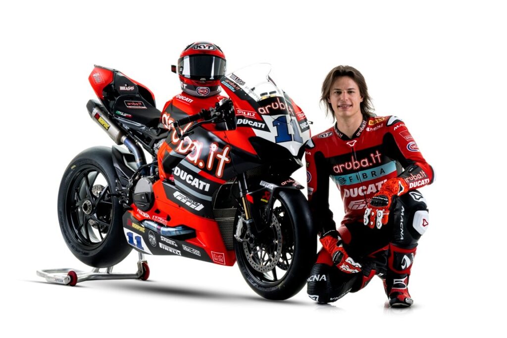 SBK, Bulega-Aruba : le voile est levé sur la Ducati V2 pour la SuperSport Ritratto di Riccardo Gugliemetti