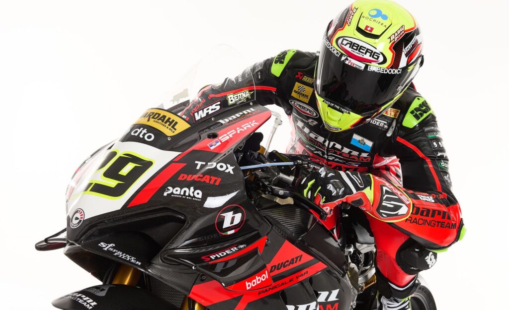 SBK, Barni Spark Racing Team dévoile les livrées 2022 pour le Championnat du Monde et le CIV Ritratto di GPone
