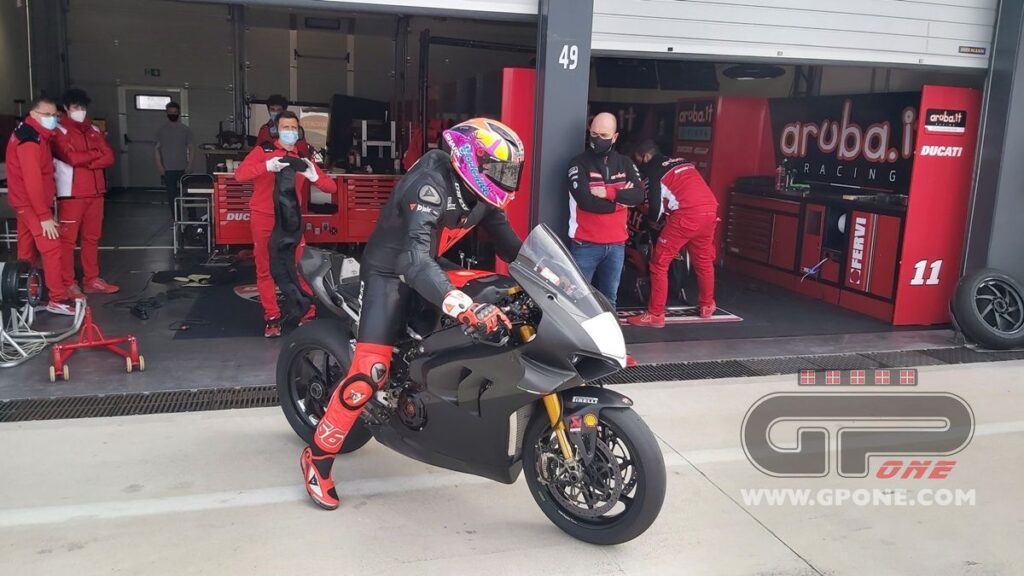 SBK, Tom Sykes fait ses débuts sur la Ducati V4 à Misano Ritratto di Riccardo Gugliemetti