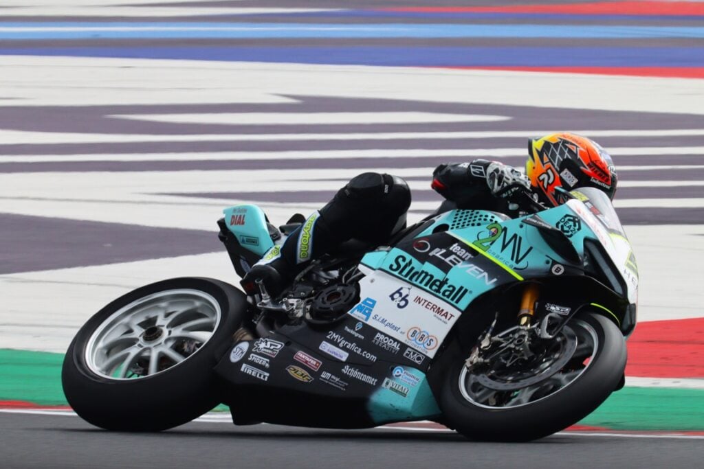 SBK, Surprise à Misano : Oettl en tête, Bautista stoppé aux stands Ritratto di Riccardo Gugliemetti