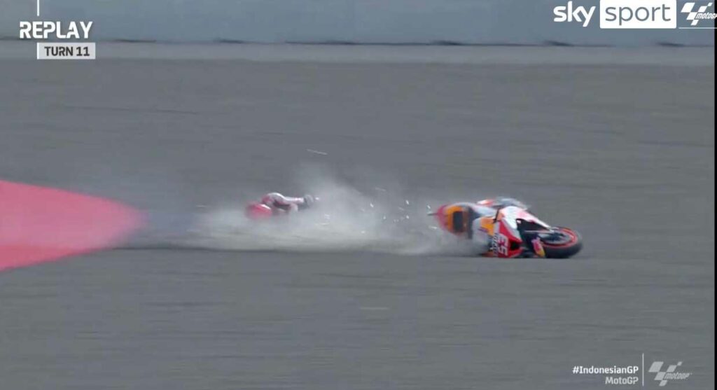 MotoGP, VIDEO Marc Marquez fait le ‘bang’ à grande vitesse en FP2 à Mandalika Ritratto di GPone