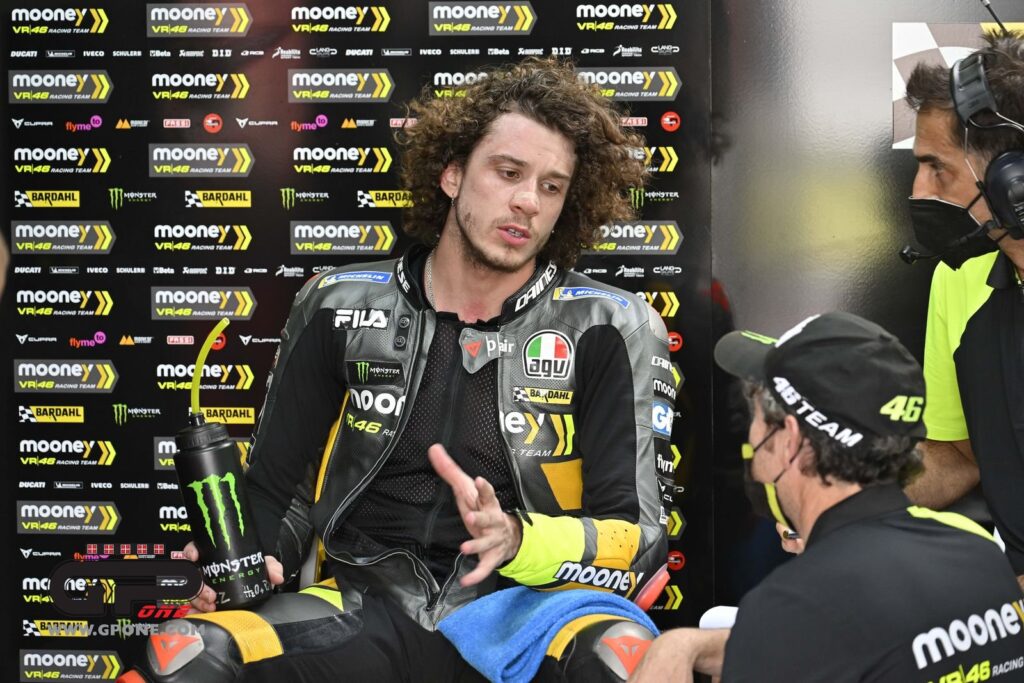 MotoGP, Bezzecchi : “peut-être que la chute nous servira de leçon pour nous améliorer encore plus” Ritratto di GPone