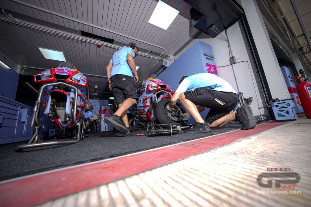 MotoGP, Bastianini est en Argentine, sa Ducati n’est pas : “Les mécanos vont passer la nuit” Ritratto di GPone