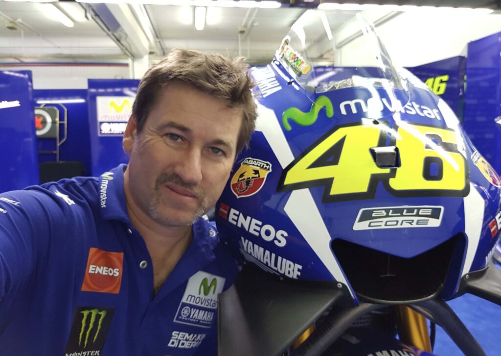 MotoGP, Combien de temps faut-il pour préparer une moto de course ? Alex Briggs répond Ritratto di GPone