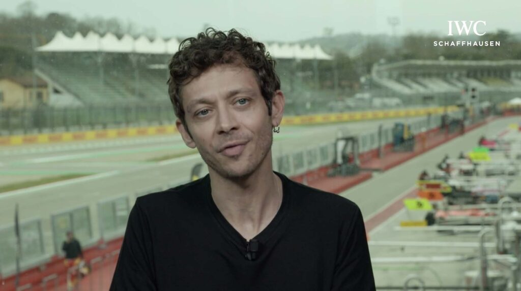 Rossi : “Lewis Hamilton et moi sommes pareils, nous voulons toujours nous améliorer” Rossi : "Lewis Hamilton et moi sommes pareils, nous voulons toujours nous améliorer"