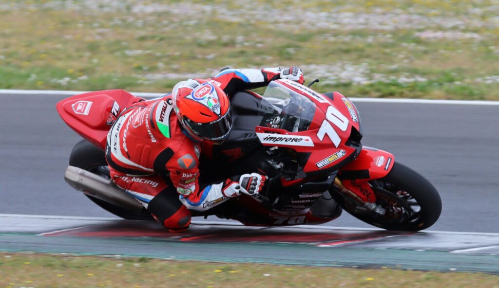 Début pyrotechnique du CIV SBK : Pirro et Delbianco au sol, Vitali triomphe par surprise Ritratto di Andrea Periccioli