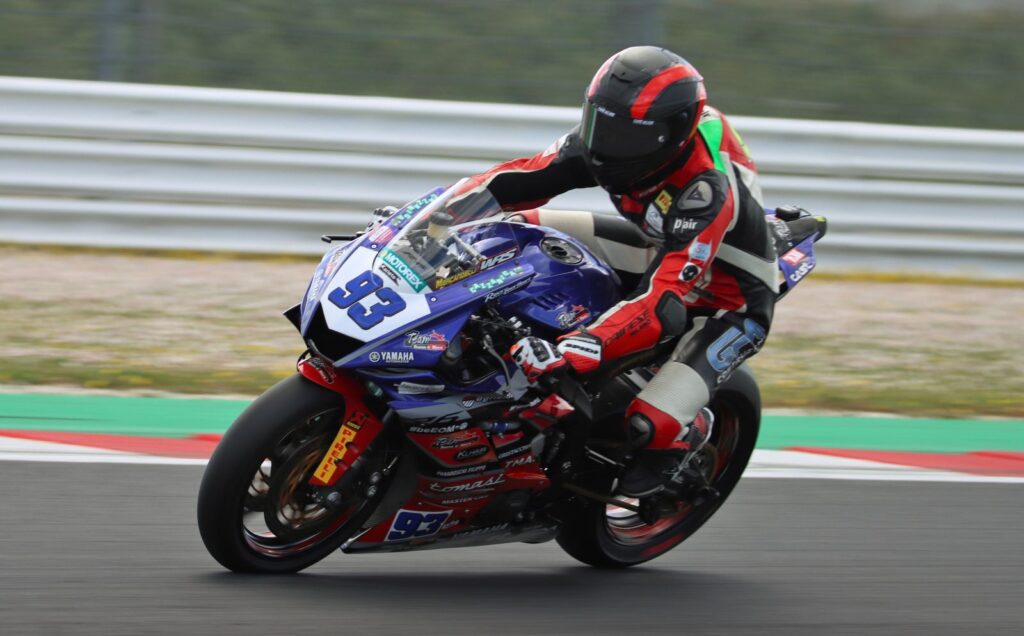 SBK, CIV : Roberto Mercandelli se rachète et revient au sommet du SuperSport à Misano Ritratto di Andrea Periccioli