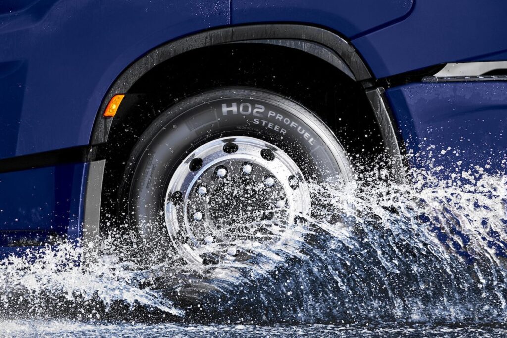 Prometeon Tire Group sponsor du monde Superbike Ritratto di GPone