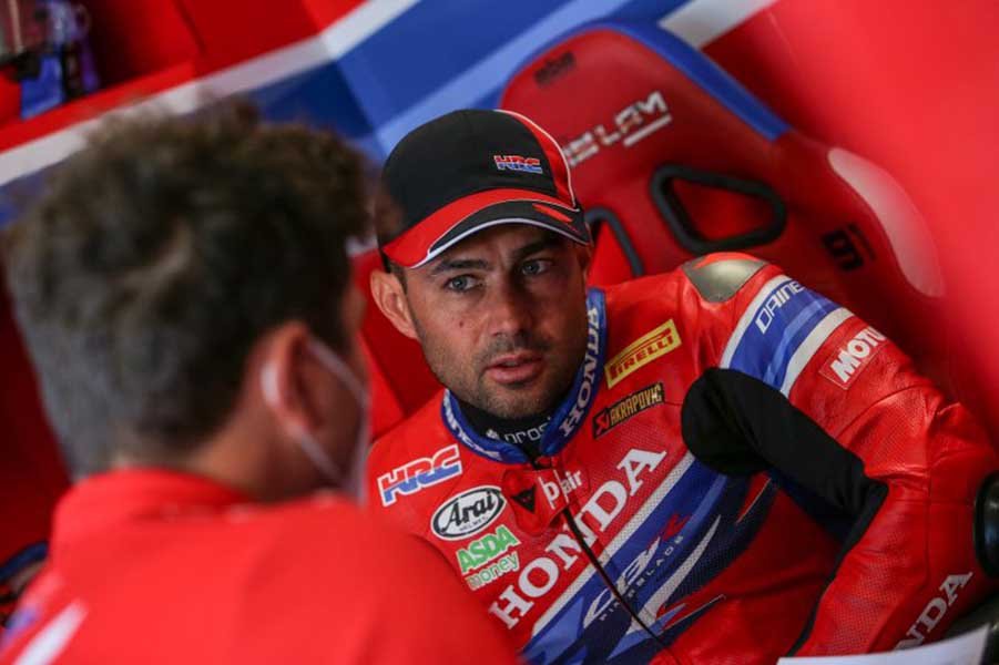 SBK, Quatre jokers pour Leon Haslam avec Kawasaki Pedercini en 2022 Ritratto di GPone