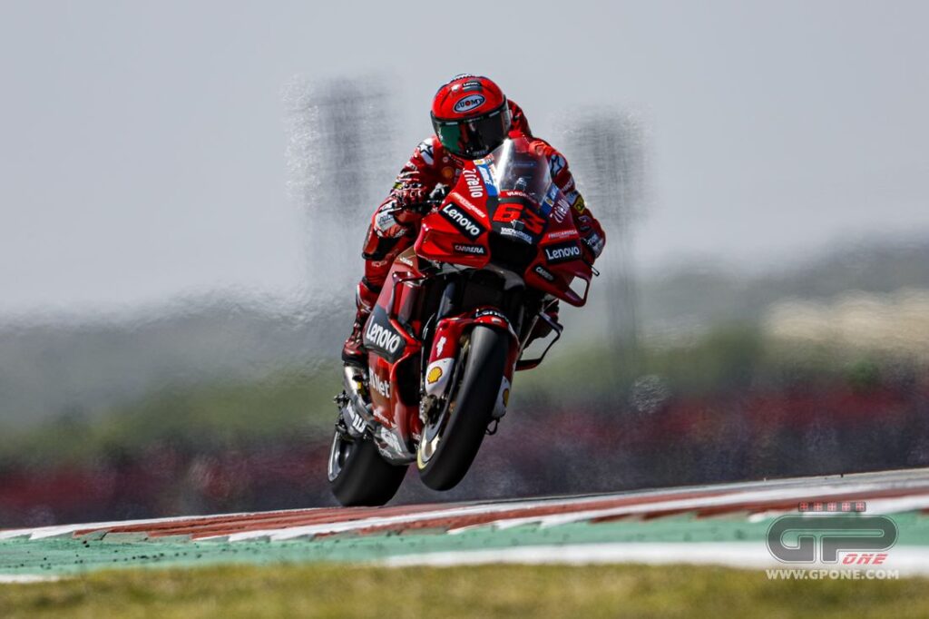MotoGP, Bagnaia : “Ducati rapide mais attention à Marquez, Austin est sa piste” Ritratto di Matteo Aglio