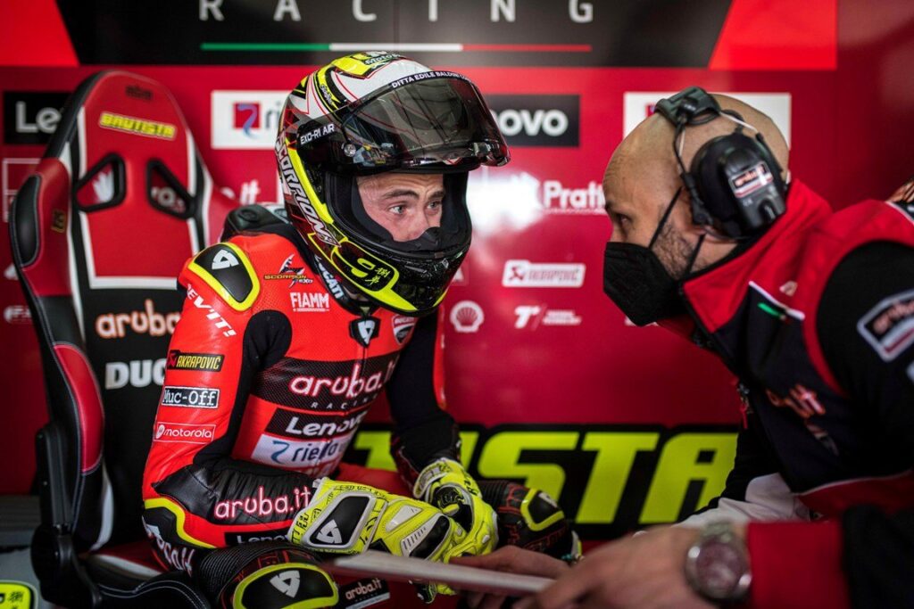 SBK, Bautista : “Je n’ai pas cherché la victoire, ce n’était pas le moment de me battre avec Rea” Ritratto di GPone