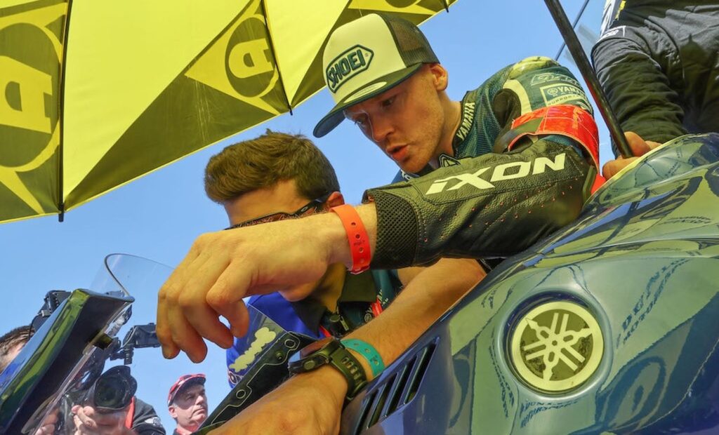 SBK, EWC, 24H du Mans : blessés graves pour Bradley Smith exclu Ritratto di GPone