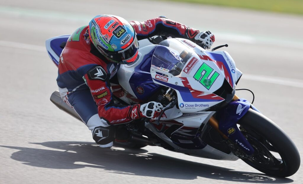 SBK, Irwin et Honda montrent nel BSB: 3 su 3 a Silverstone, Ducati “disparu” Ritratto di Andrea Periccioli