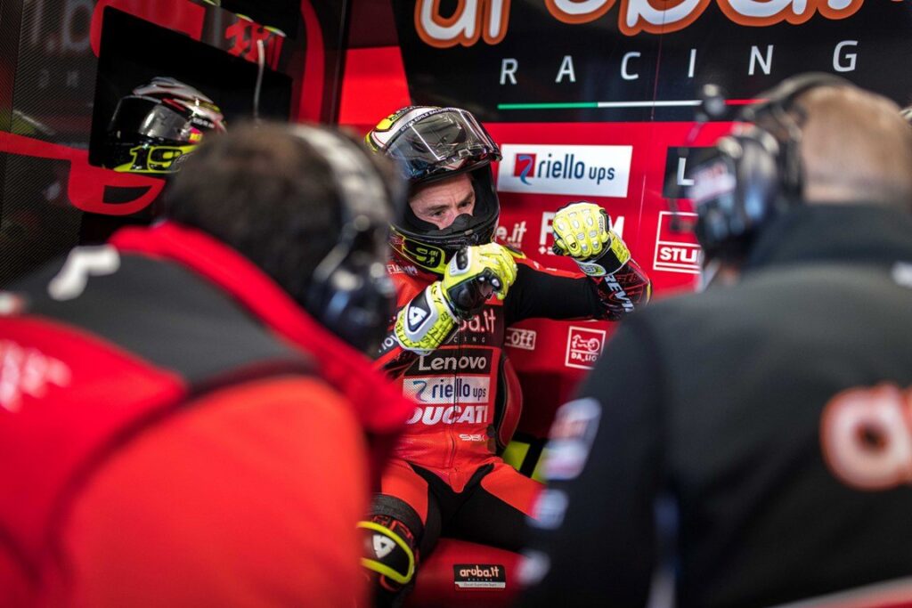 SBK, Bautista : “J’ai tout essayé contre Rea, mais il s’est bien éloigné” Ritratto di GPone