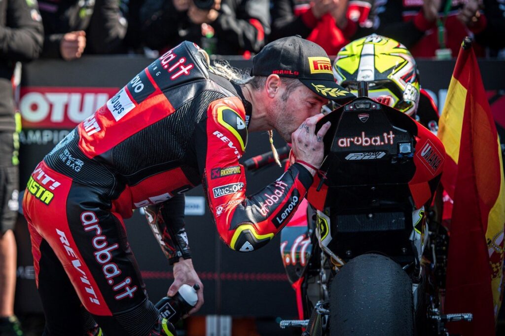 SBK, Bautista : “Je remercie Dieu de ne pas s’être écrasé avec Toprak et Rea” Ritratto di Riccardo Gugliemetti