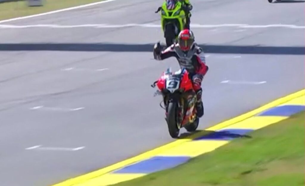 MotoAmerica, Road Atlanta : Petrucci casse le moteur Ducati, Gagné triomphe en Course 2 Ritratto di Riccardo Gugliemetti