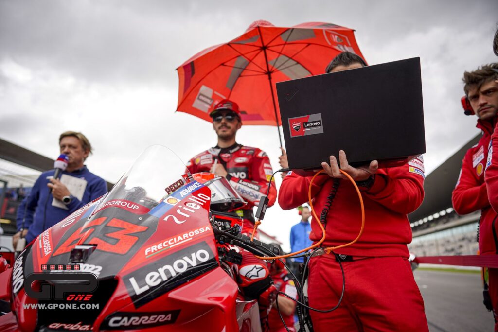 MotoGP, L’unicité Ducati: leader des marques mondiales, mais sans Bagnaia et Miller Ritratto di Paolo Scalera