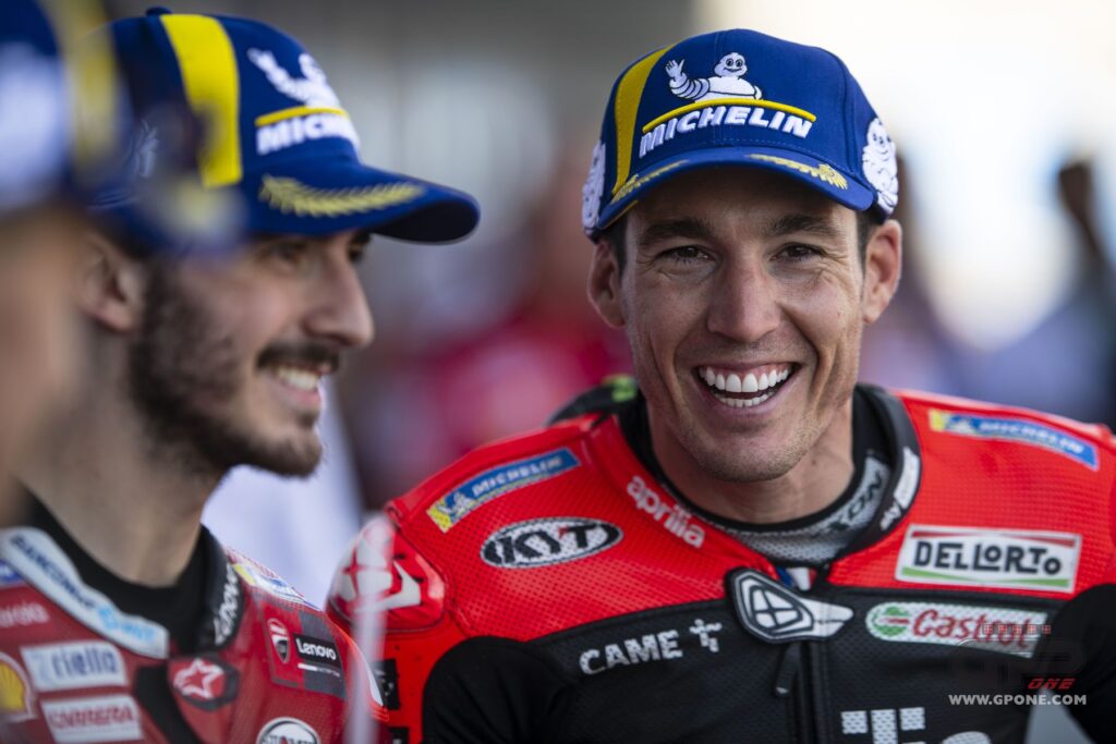 A. Espargarò : « Chapeau Bagnaia, faire cette différence en MotoGP est incroyable » Ritratto di Marco Caregnato