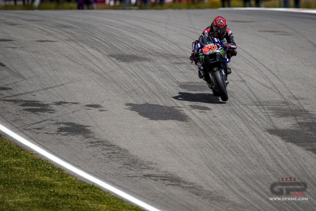 MotoGP, rachat de Quartararo, domination à Portimao : Zarco 2e, podium Aprilia avec Espargarò Ritratto di Marco Caregnato
