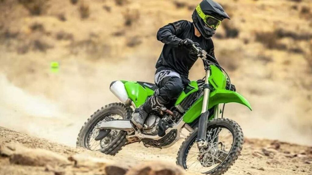 Kawasaki KX250 MY2023 : plus de puissance pour le « petit » cross Ritratto di Fabio Caliendo