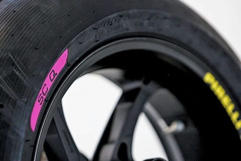 SBK, Pirelli choisit le Trophée National pour développer le SCQ Ritratto di Andrea Periccioli