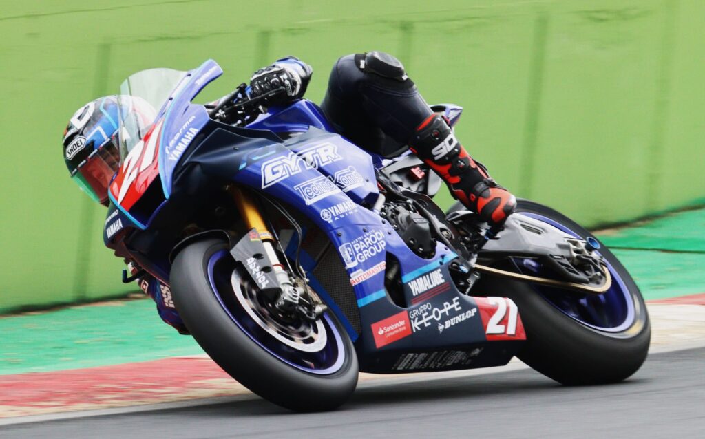 Carreau de Krummenacher : fracture du péroné dans le CIV SBK à Vallelunga Ritratto di Andrea Periccioli