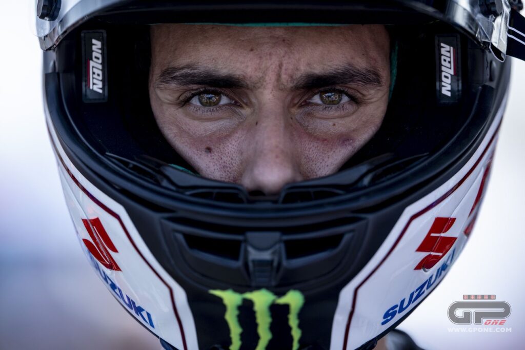 MotoGP, Rins : “Sahara-san et Suppo ne savaient rien, j’ai pleuré à la nouvelle” Ritratto di Marco Caregnato