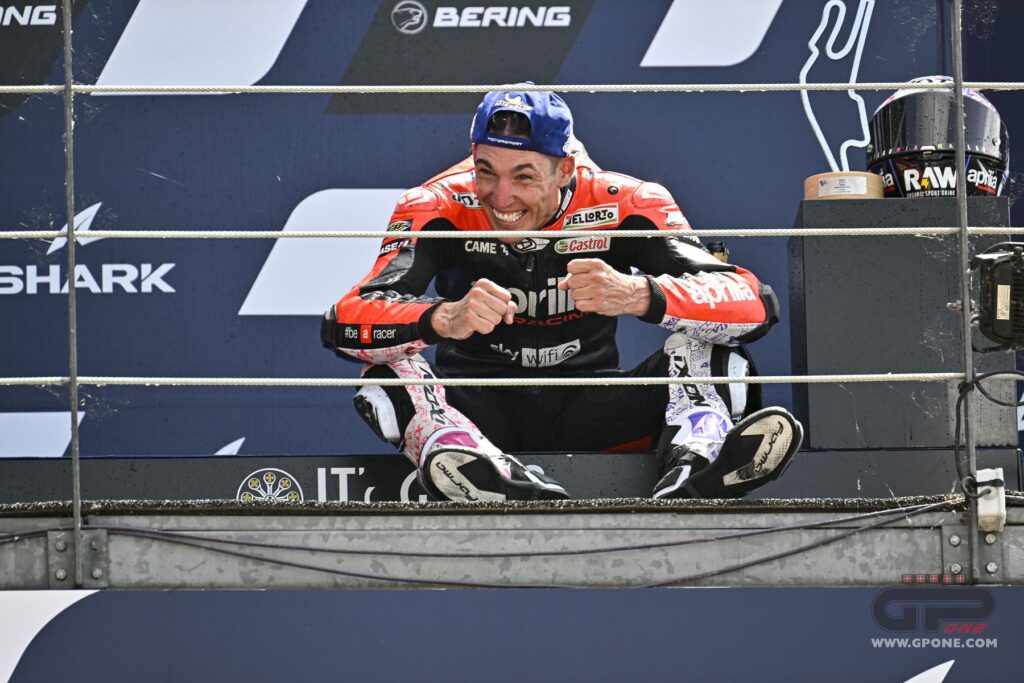 MotoGP, Aleix Espargarò et le contrat avec Aprilia : la pomme de discorde Ritratto di Marco Caregnato