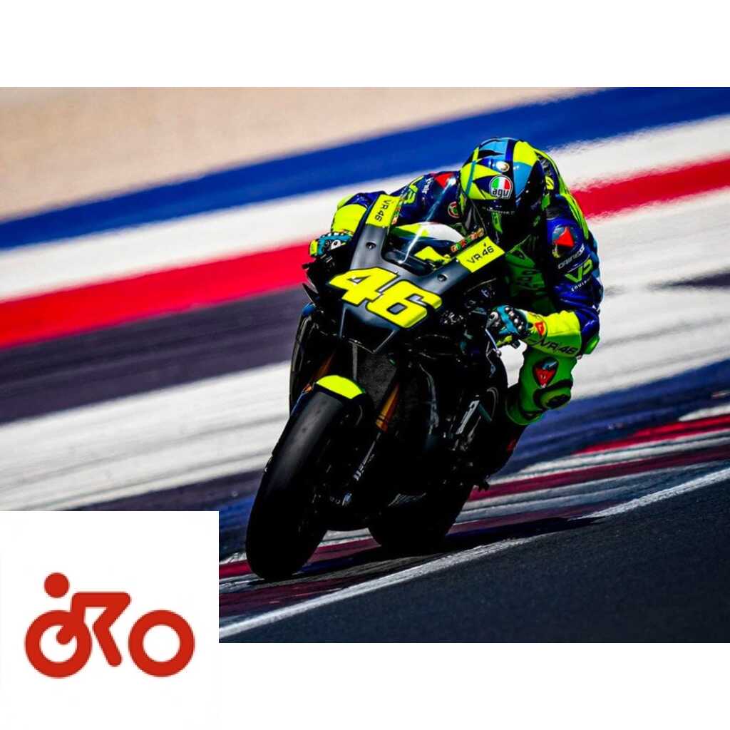 MotoGP, Valentino Rossi “trahit” les voitures : une journée à Misano avec sa R1 Ritratto di GPone