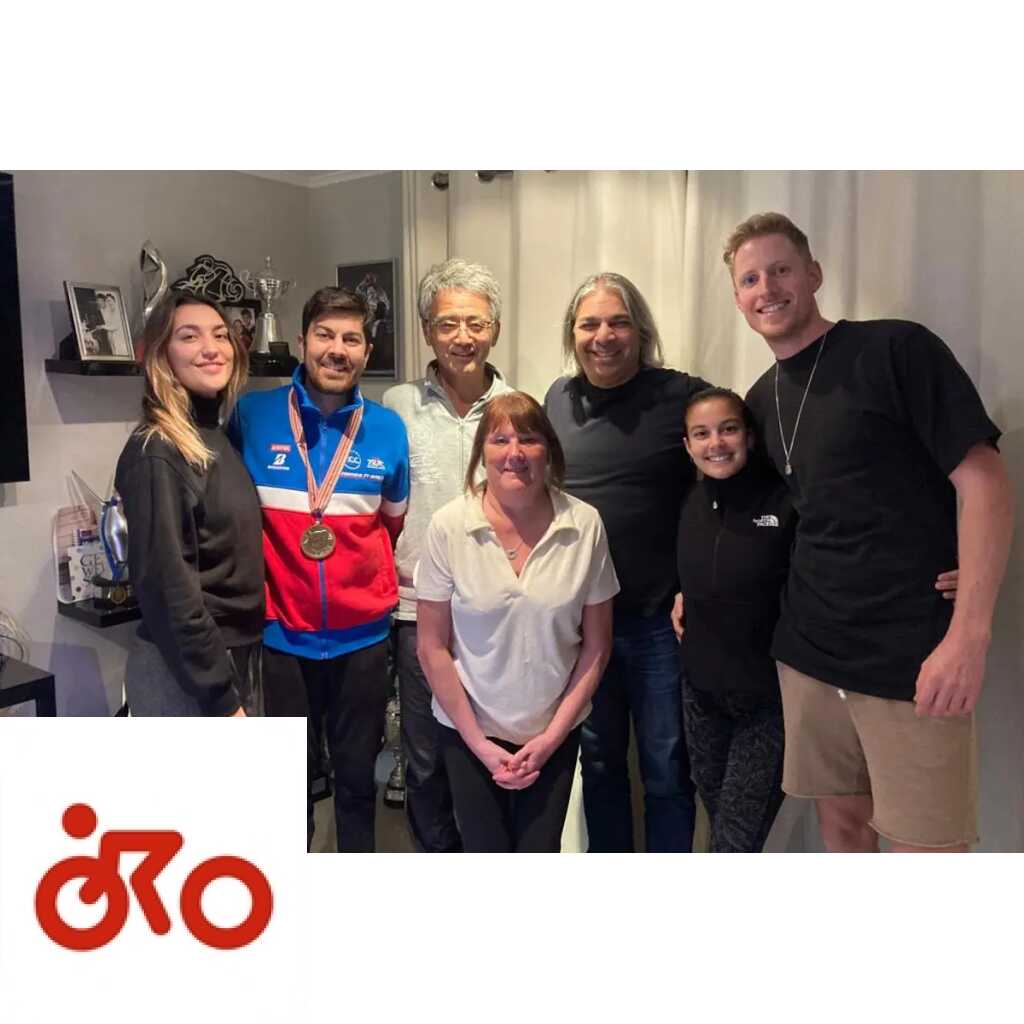 Gino Rea sourit : le voici 3 mois après l’accident de Suzuka Gino Rea sorride: eccolo a 3 mesi dall'incidente di Suzuka