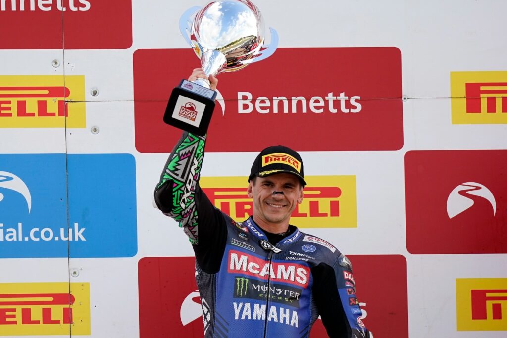 Jason O’Halloran memperbaharui kontrak dengan McAMS Yamaha untuk British Superbike 2023 Jason O'Halloran rinnova con McAMS Yamaha per il British Superbike 2023