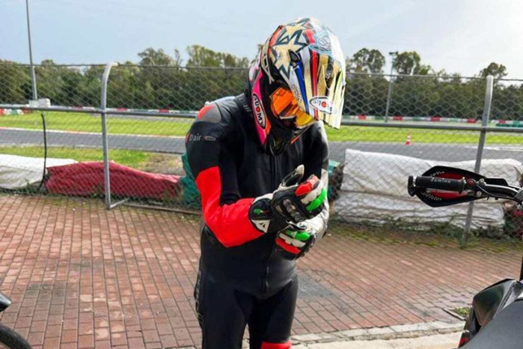 Max Biaggi défie la peur : en piste sur les lieux du terrible accident Max Biaggi